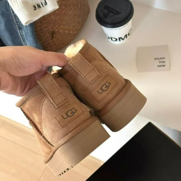 πππ₯Casualπ₯NIB New UGGs Classic Ultra Mini Platform Boots in Chestnut - Picture 5 of 7